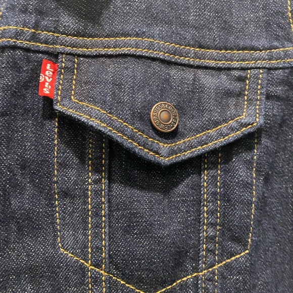 EUC Levi Sherpa Denim Collar Jacket With Lining Size Med Dark Wash Snap Close - Picture 3 of 11